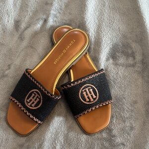 Tommy Hilfiger Women's Black and Tan Slide Sandals
